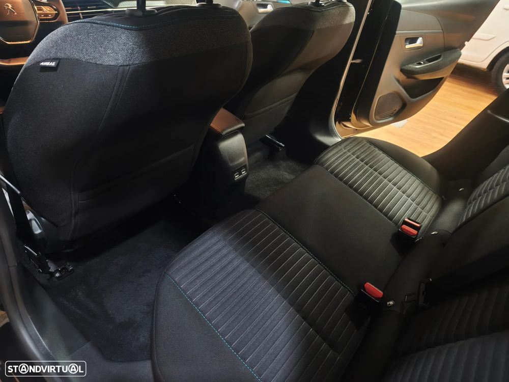 Peugeot e-208 E-Style - 22
