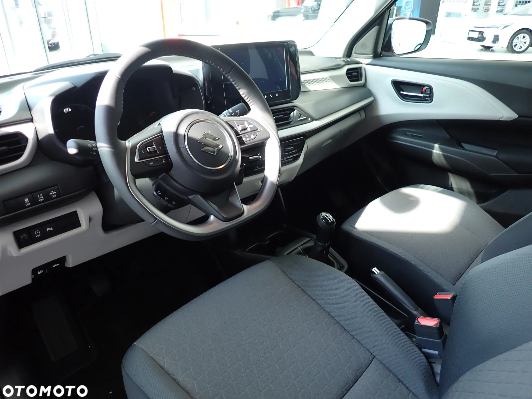 Suzuki Swift 1.2 Dualjet SHVS Premium Plus CVT - 11