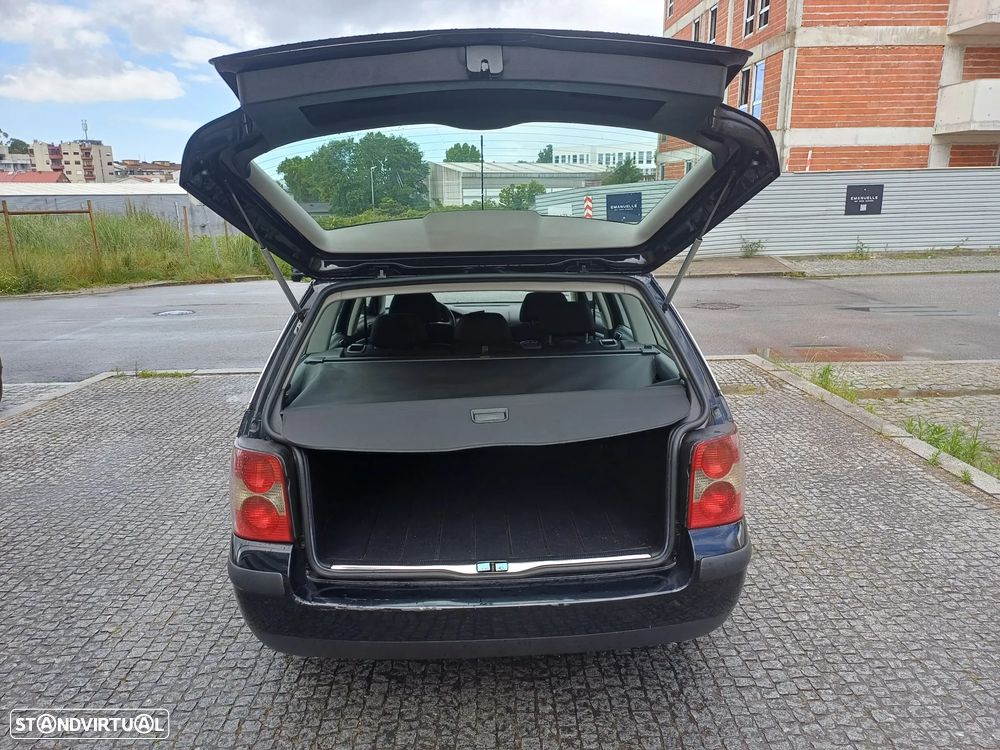 VW Passat Variant 1.9 TDi Confortline - 9