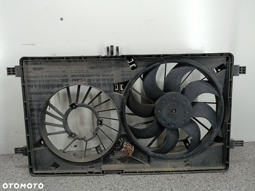 WENTYLATOR CHŁODNICY RENAULT MASTER III 214818787R 2.3 DCI - 1