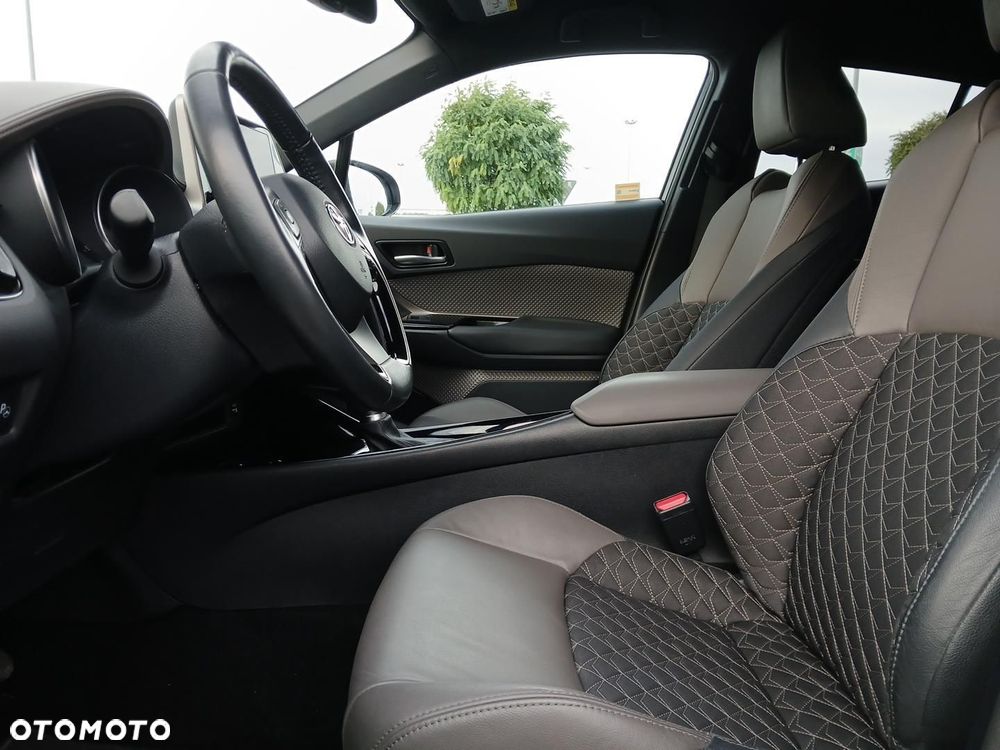 Toyota C-HR 2.0 Hybrid Executive - 16