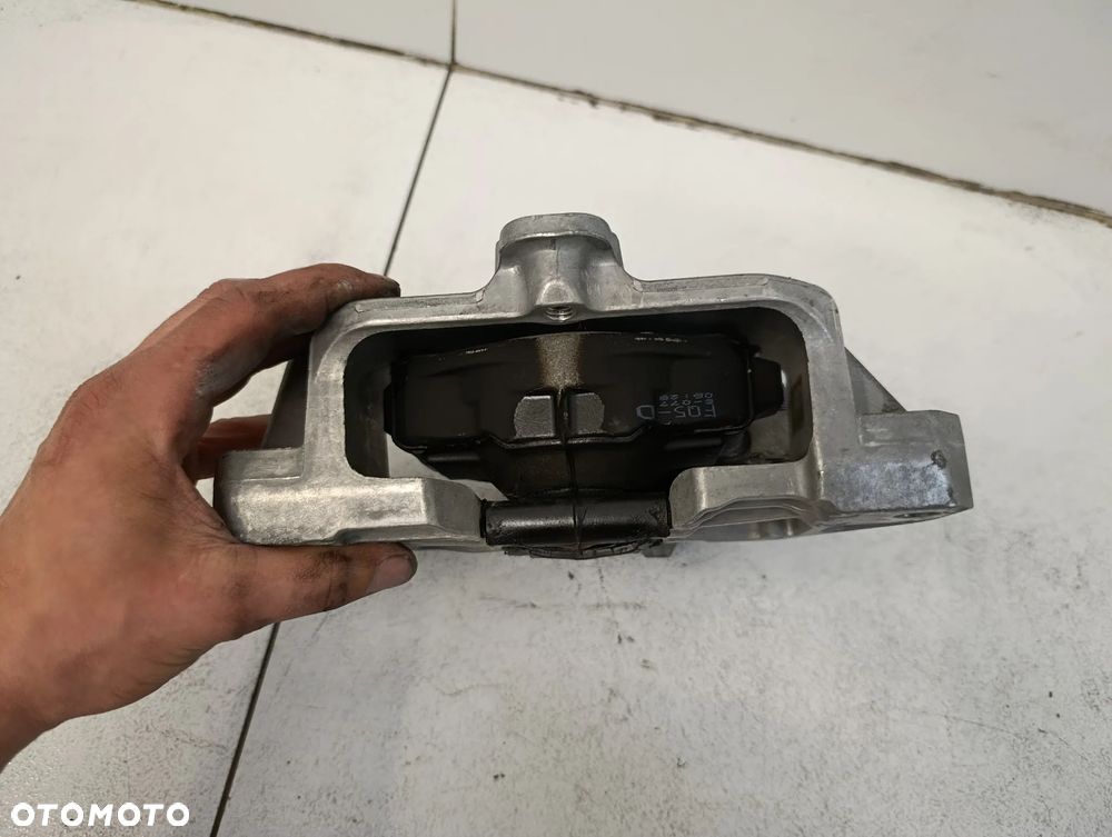 Łapa poduszka mocowanie silnika Mercedes CLA W118 A118 118 lift 1.3B - 5
