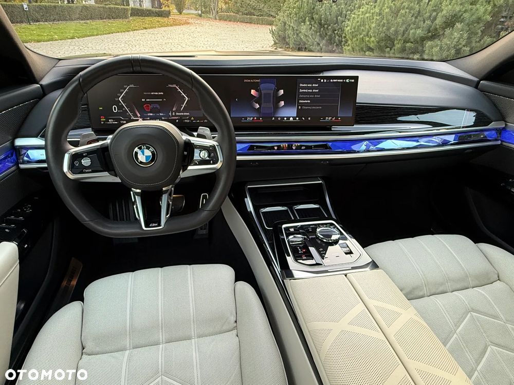 BMW Seria 7 - 38