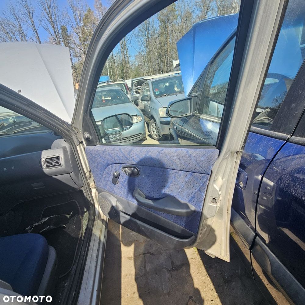 FIAT ALBEA, kareta (sedan) 2003r 1,3 B 59 kW / 80KM  pojazd na części: maska, zderzak, drzwi, szyby, lusterka, chłodnica ... - 11