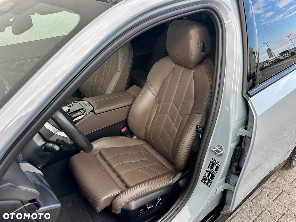 BMW Seria 5 520d xDrive mHEV M Sport - 22