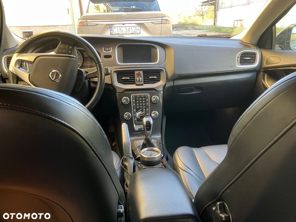 Volvo V40 D2 - 4