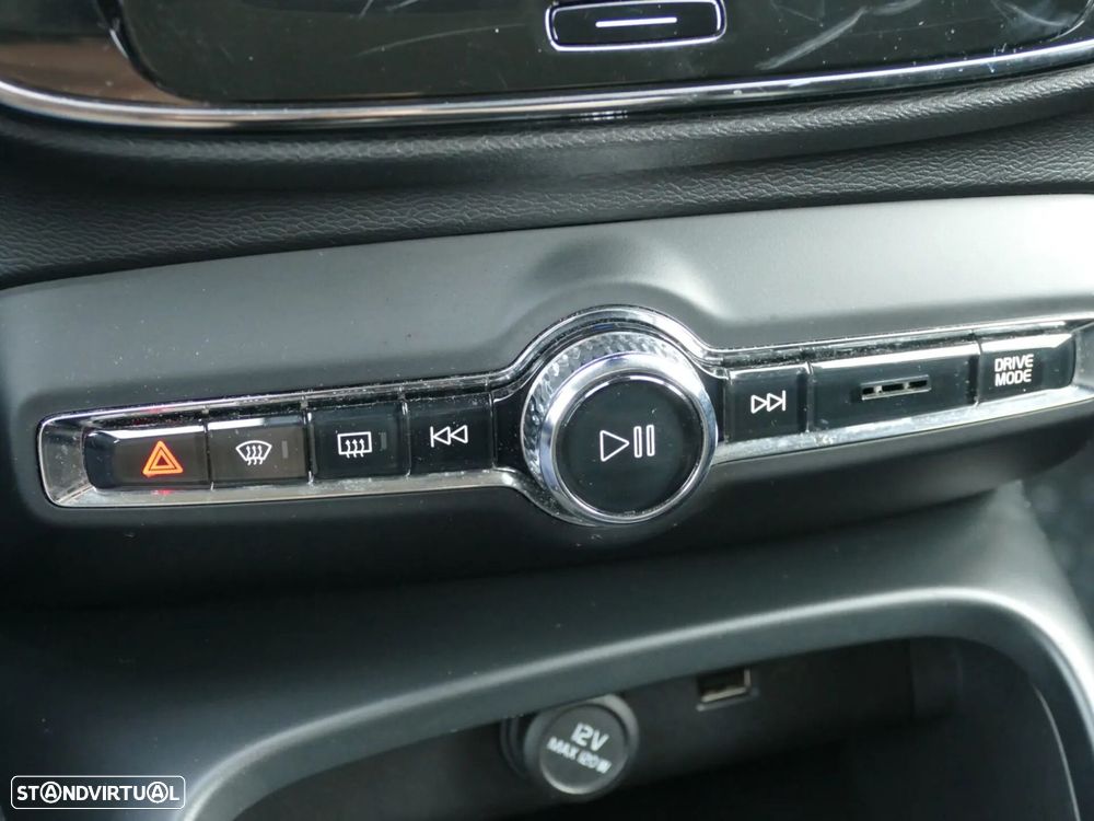 Volvo XC 40 2.0 D3 Momentum Geartronic - 29