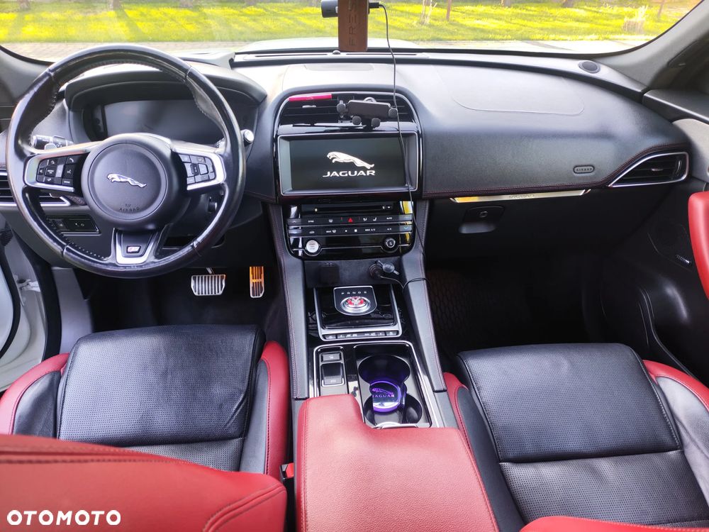 Jaguar F-Pace S AWD - 14