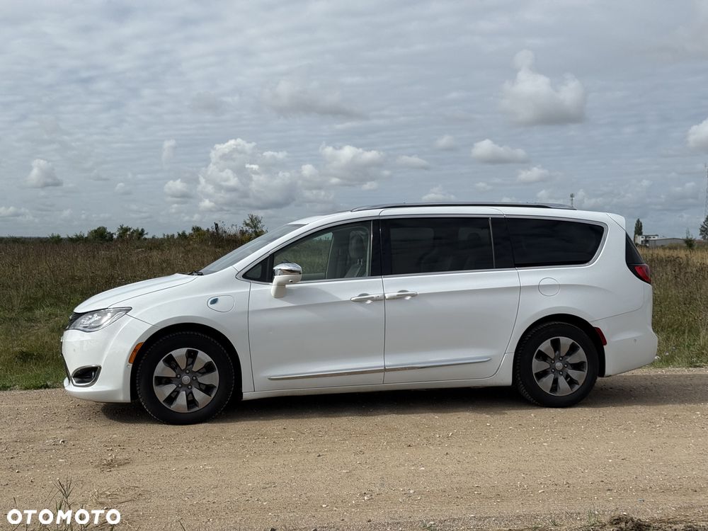 Chrysler Pacifica - 11