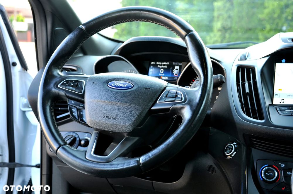 Ford Kuga 1.5 EcoBoost 4WD Titanium Plus - 38