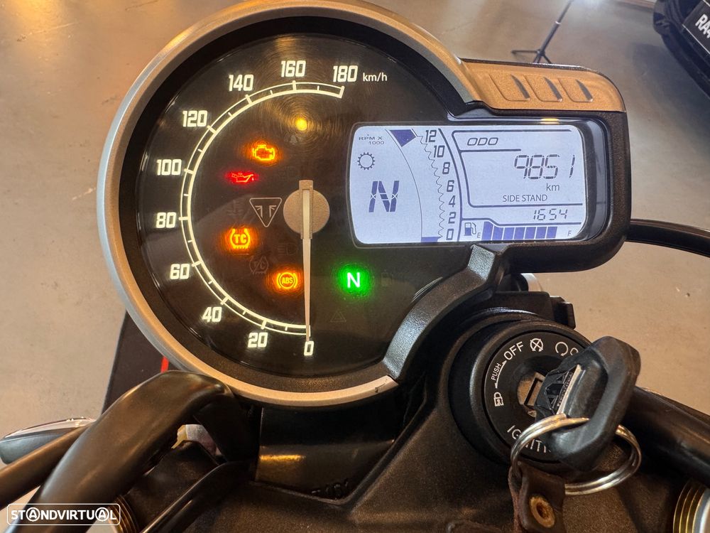 Triumph Speed 400 - 4