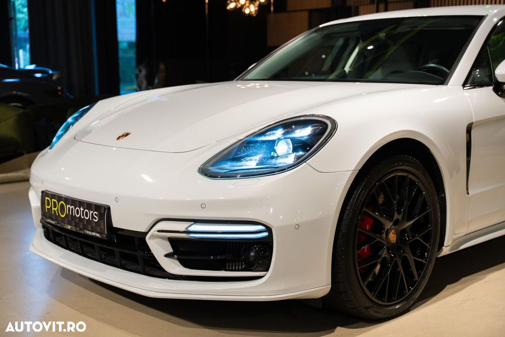 Porsche Panamera - 12