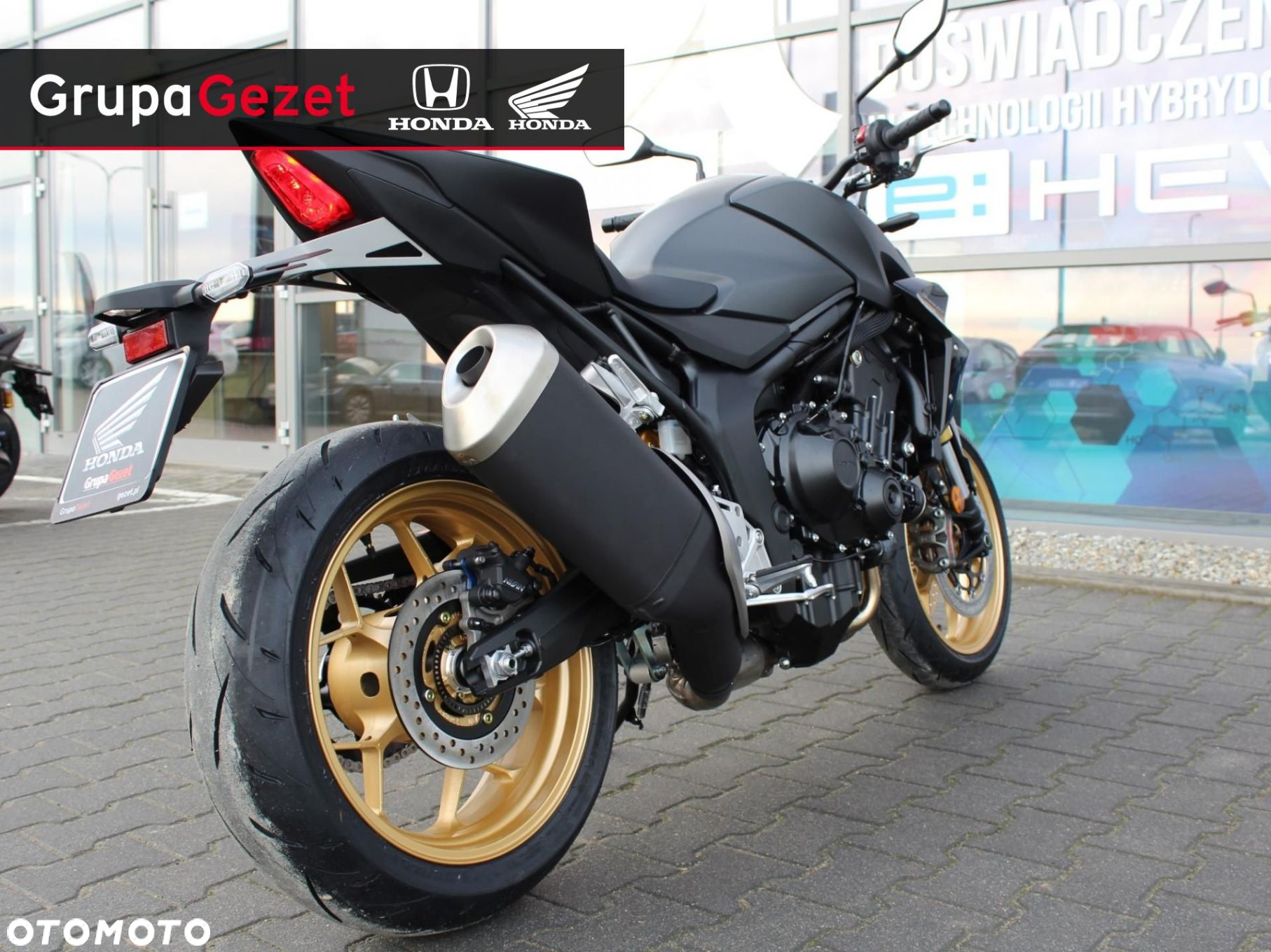 Honda CB - 12