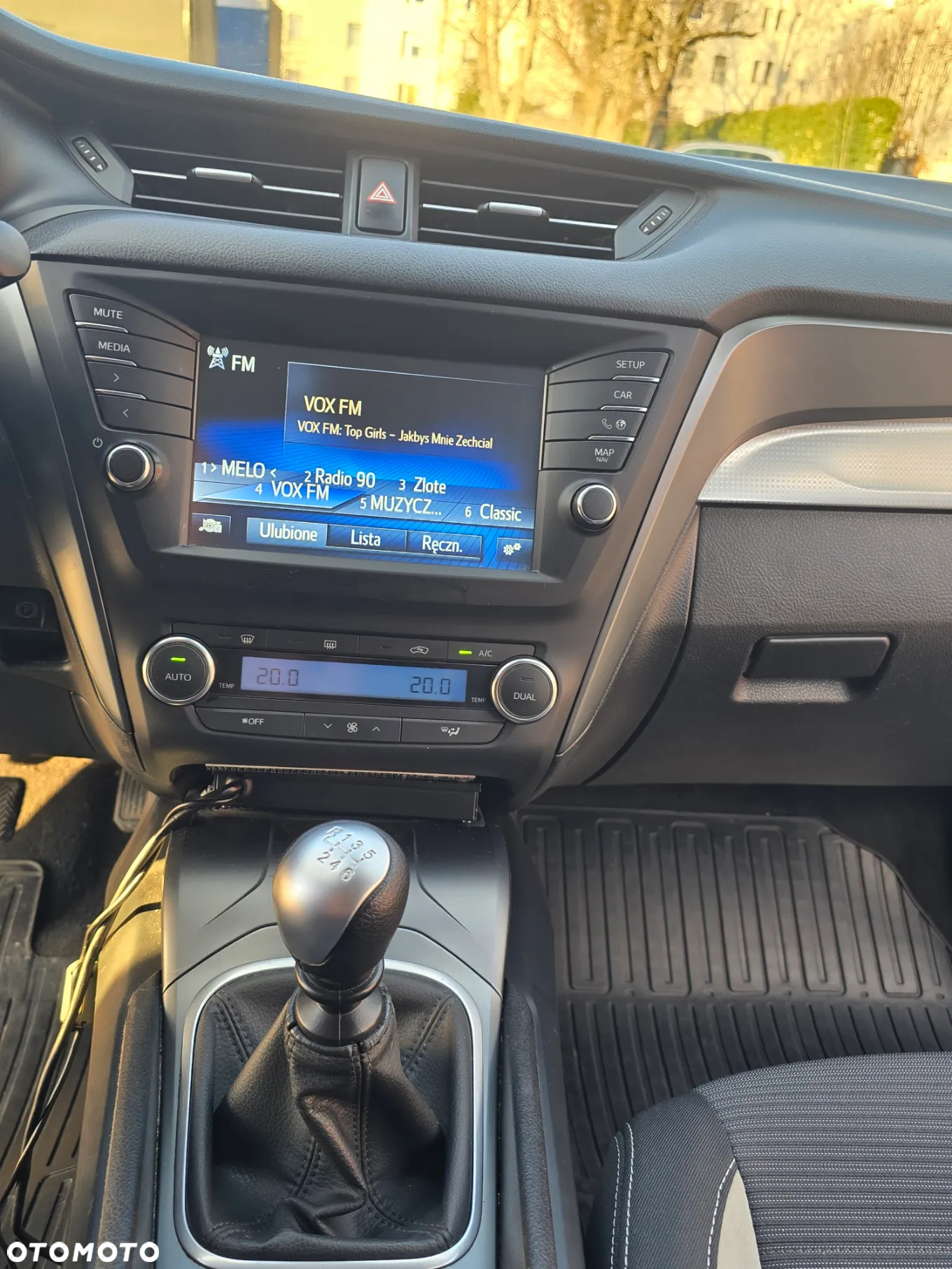 Toyota Avensis 1.8 Premium - 10