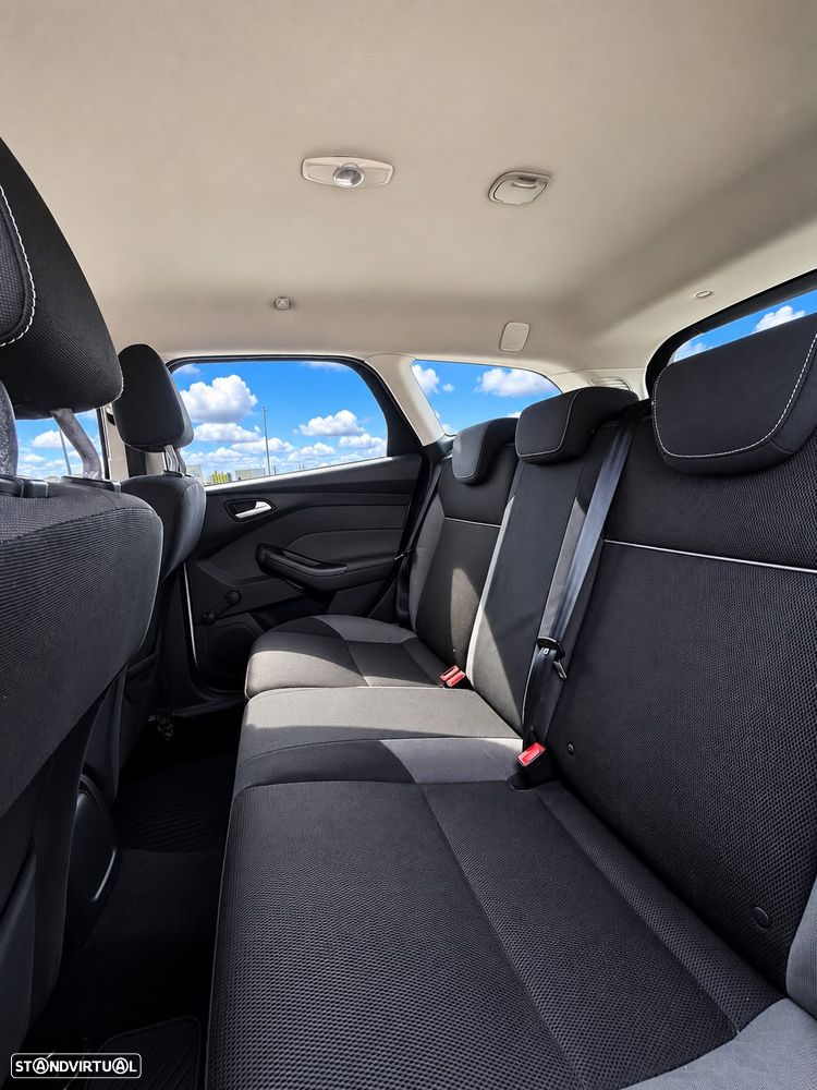 Ford Focus - 11