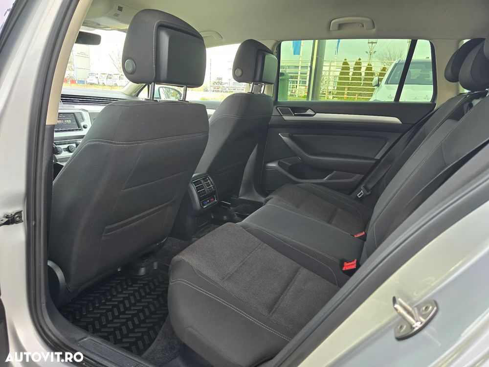 Volkswagen Passat - 16