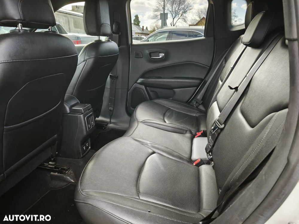 Jeep Compass - 10
