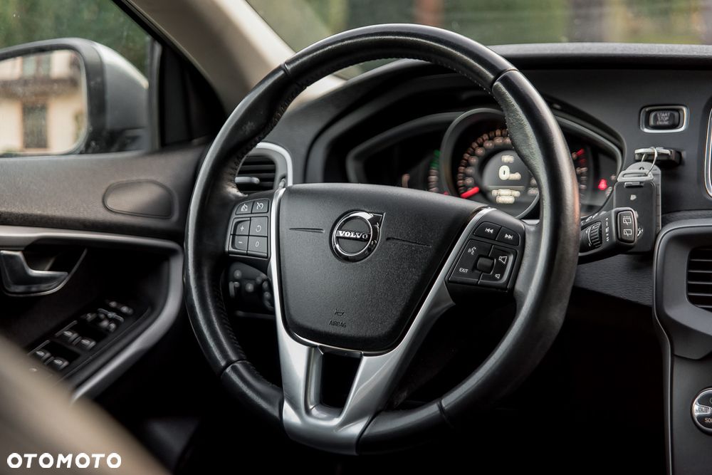Volvo V40 D2 Drive-E Momentum - 23