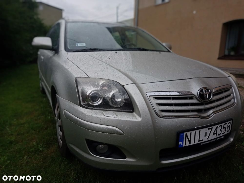 Toyota Avensis 1.8 VVT-i Sol - 1