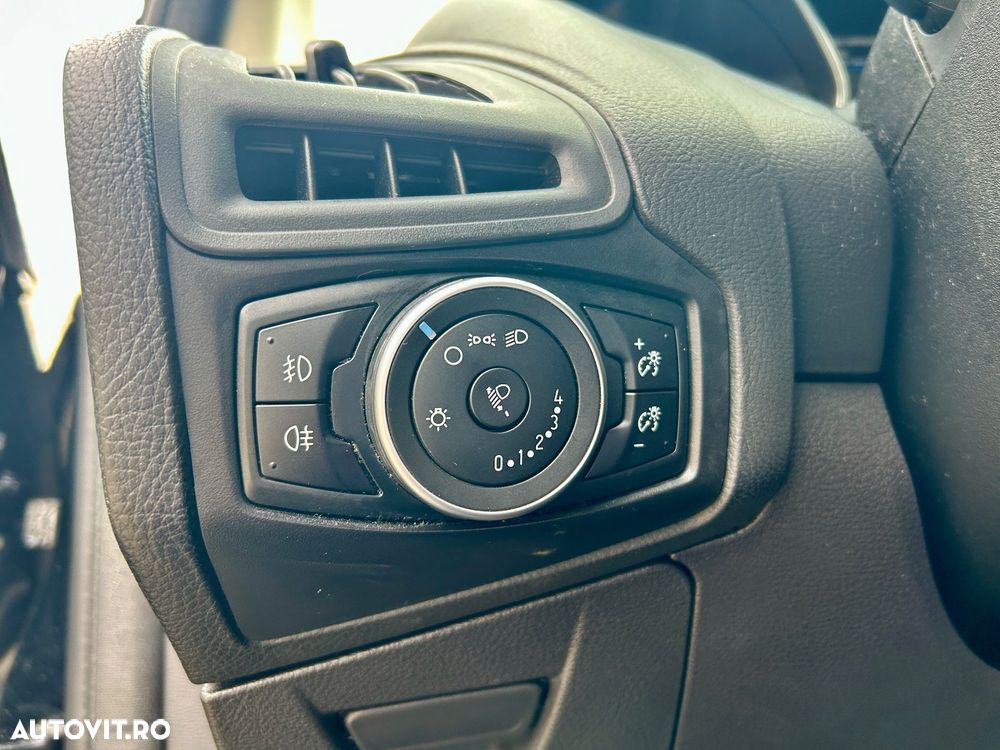 Ford Focus 1.0 EcoBoost Trend - 11
