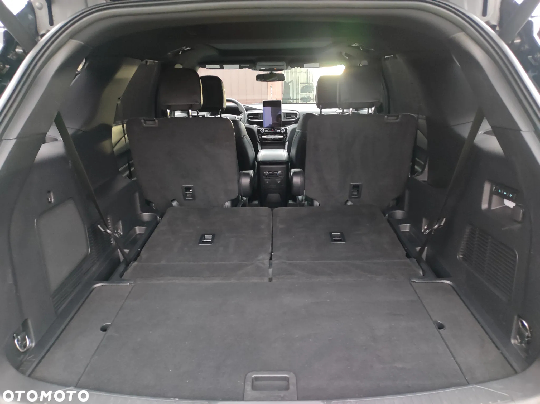 Ford Explorer - 22