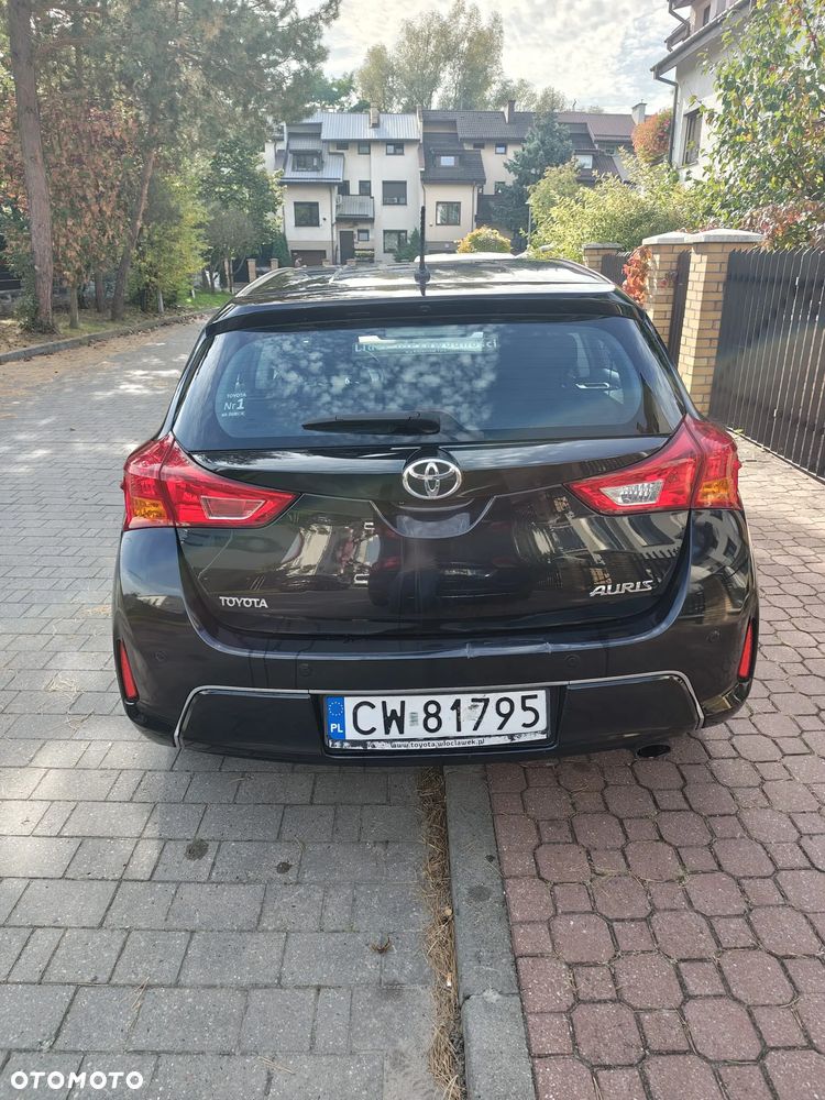 Toyota Auris 2013 photo 2