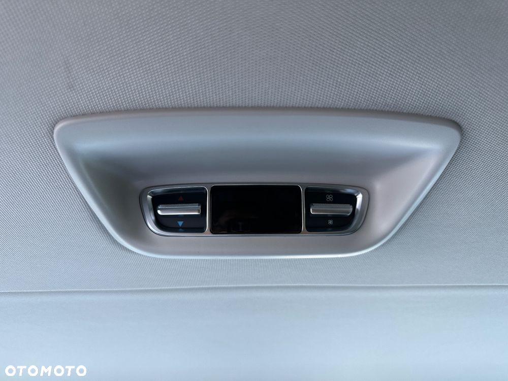 Mercedes-Benz Klasa V 300 d extralang 9G-TRONIC Avantgarde - 21
