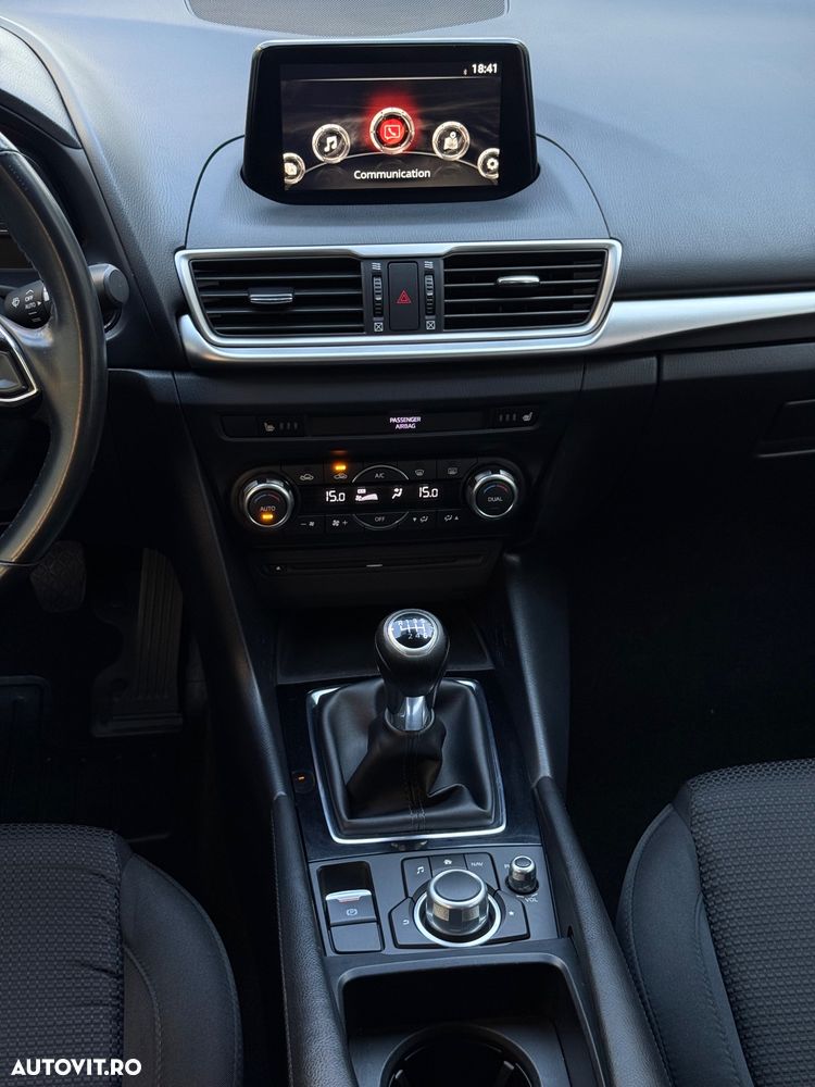 Mazda 3 - 8