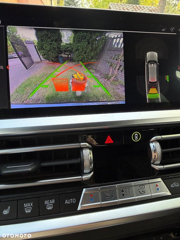 BMW Seria 3 320d xDrive mHEV - 23