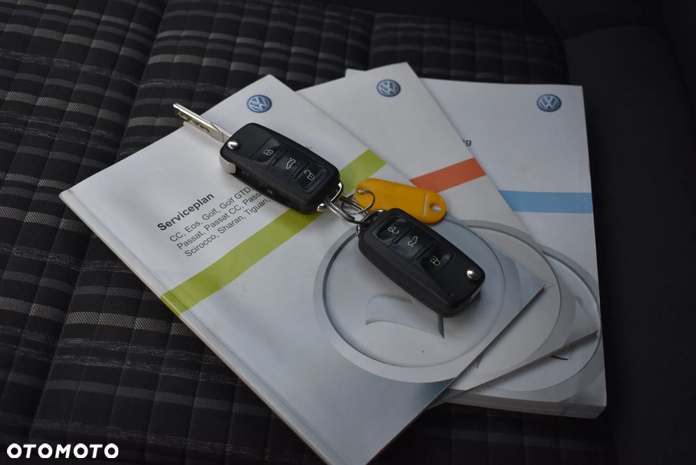 Volkswagen Touran - 19