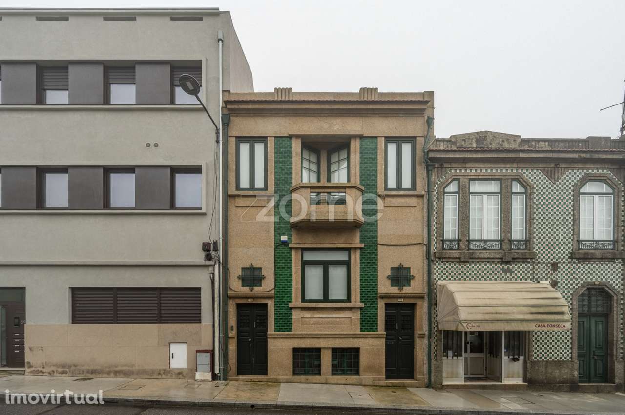 Moradia T3 com Logradouro junto à estação de Campanhã - Grande imagem: 2/31