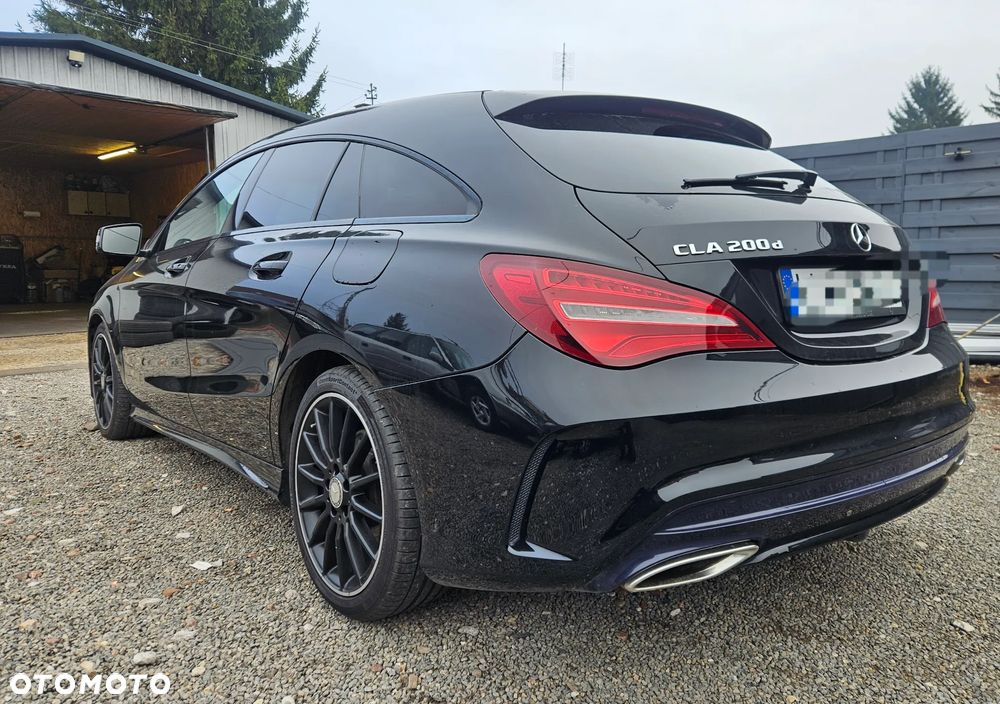 Mercedes-Benz CLA 200 d AMG Line - 2