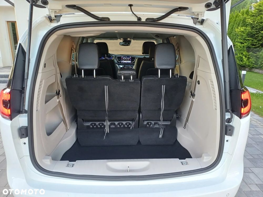 Chrysler Pacifica - 20