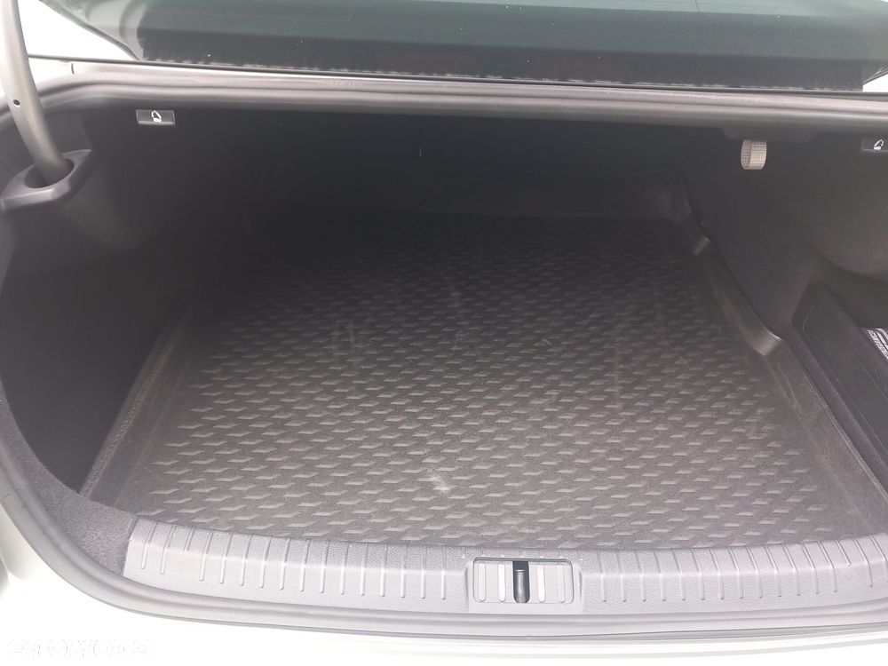 Volkswagen Passat 1.8 TSI BMT Comfortline - 9