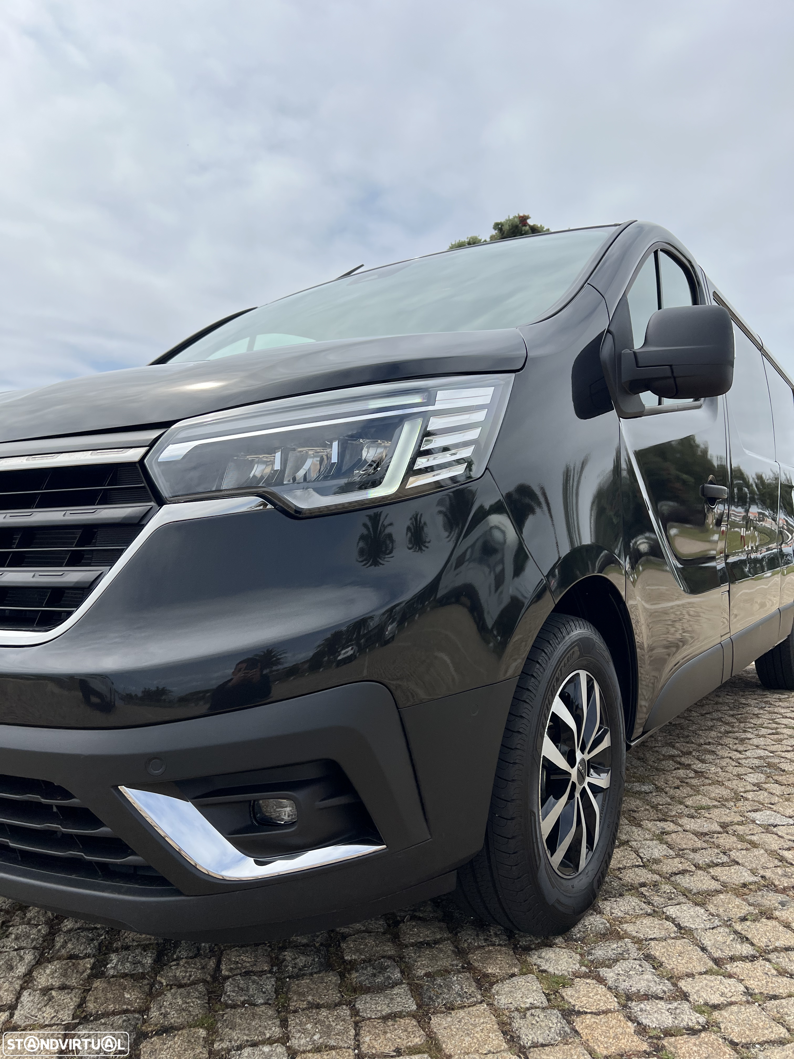 Renault Trafic Van 2.0 DCi 150cv c/ frio + caixa isotérmica - 8