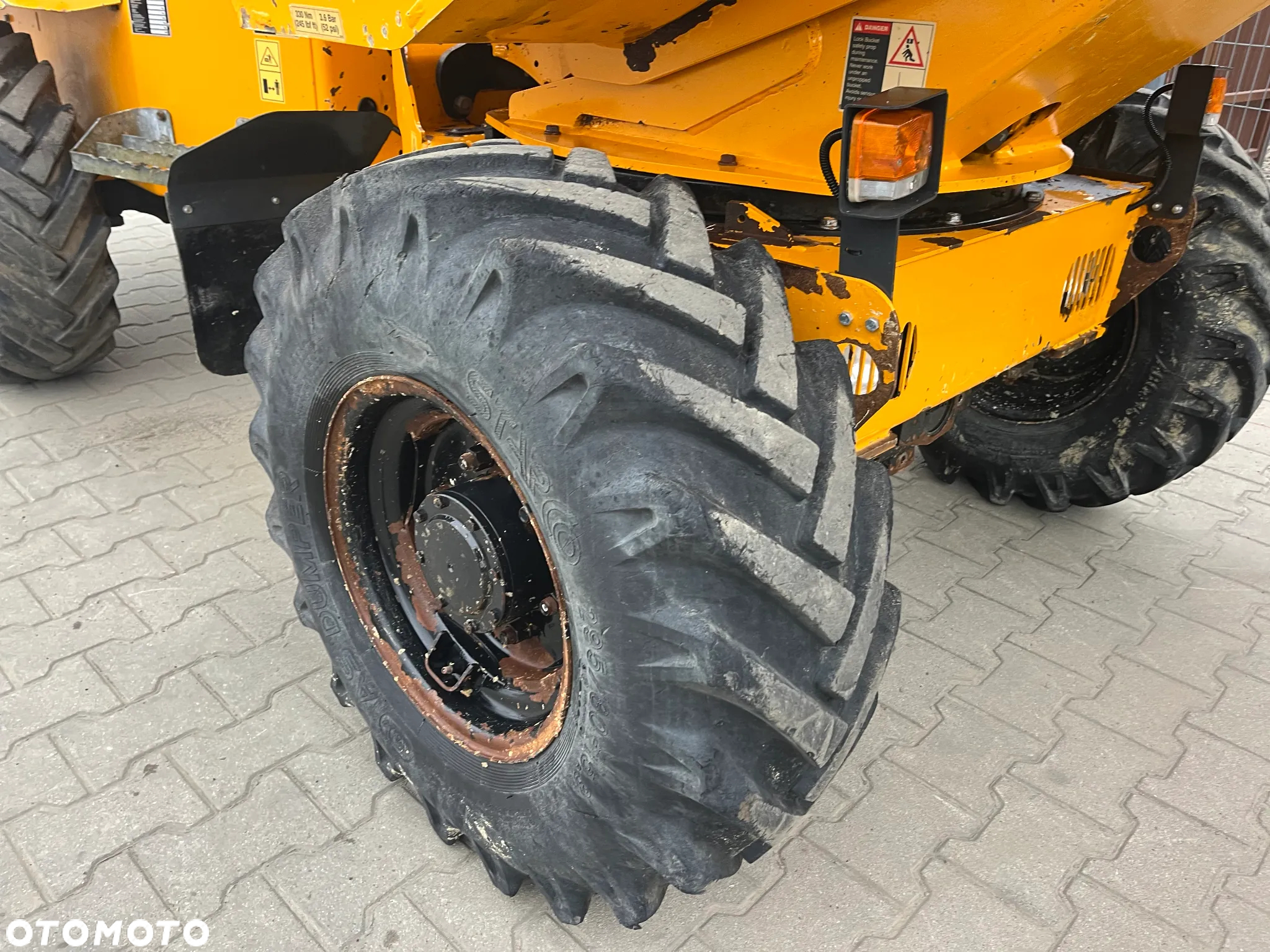 Thwaites Mach 580 3 Tonne Hydrostatic - 11
