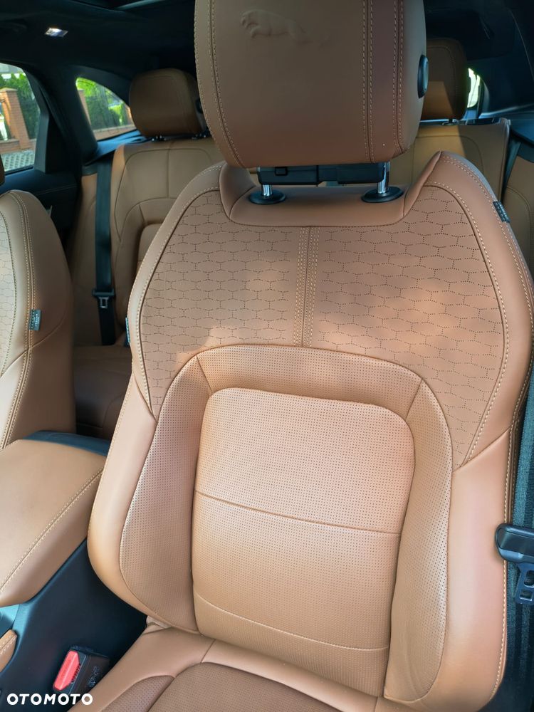 Jaguar F-Pace - 29