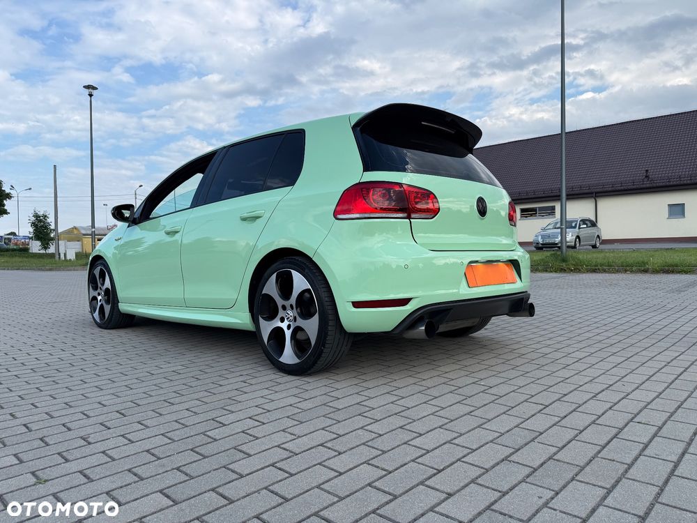 Volkswagen Golf 2.0 GTI - 11