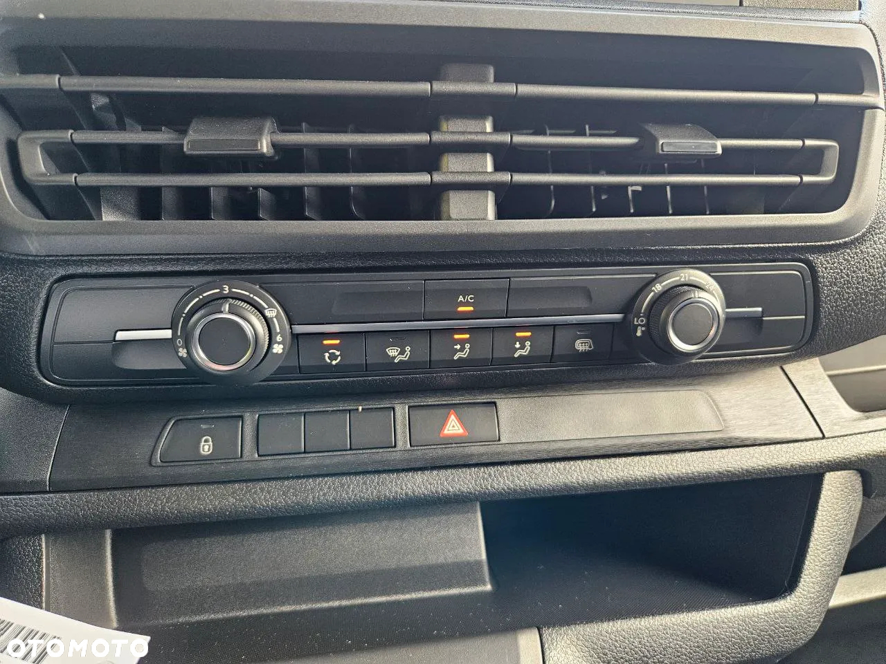 Opel VIVARO FURGON EXTRA LONG BRYGADOWY - 22
