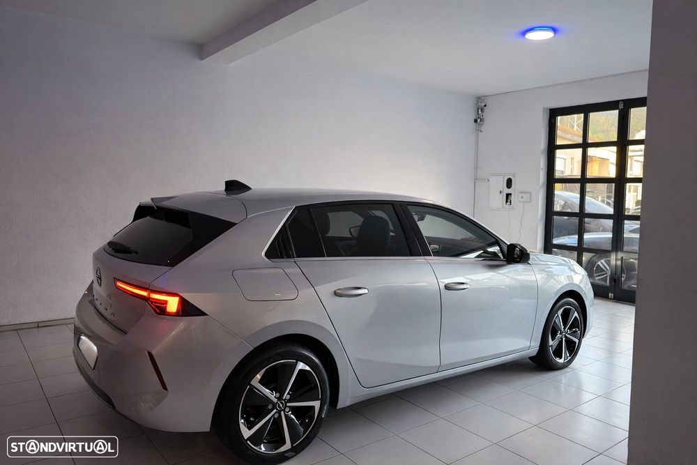 Opel Astra 1.5 D Elegance - 3