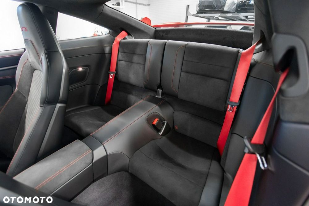 Porsche 911 Carrera 4 GTS PDK - 28