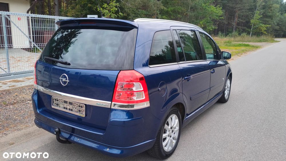 Opel Zafira 1.8 Cosmo - 3