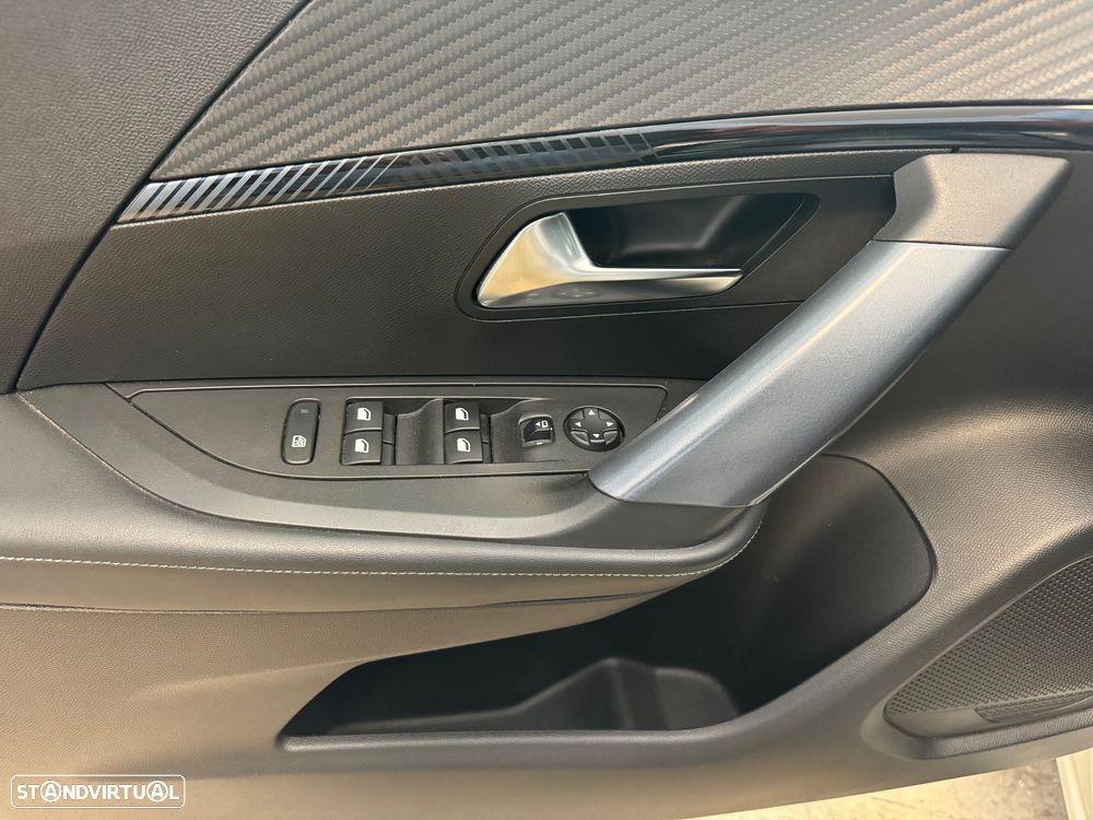 Peugeot e-2008 50 kWh Allure Pack - 13