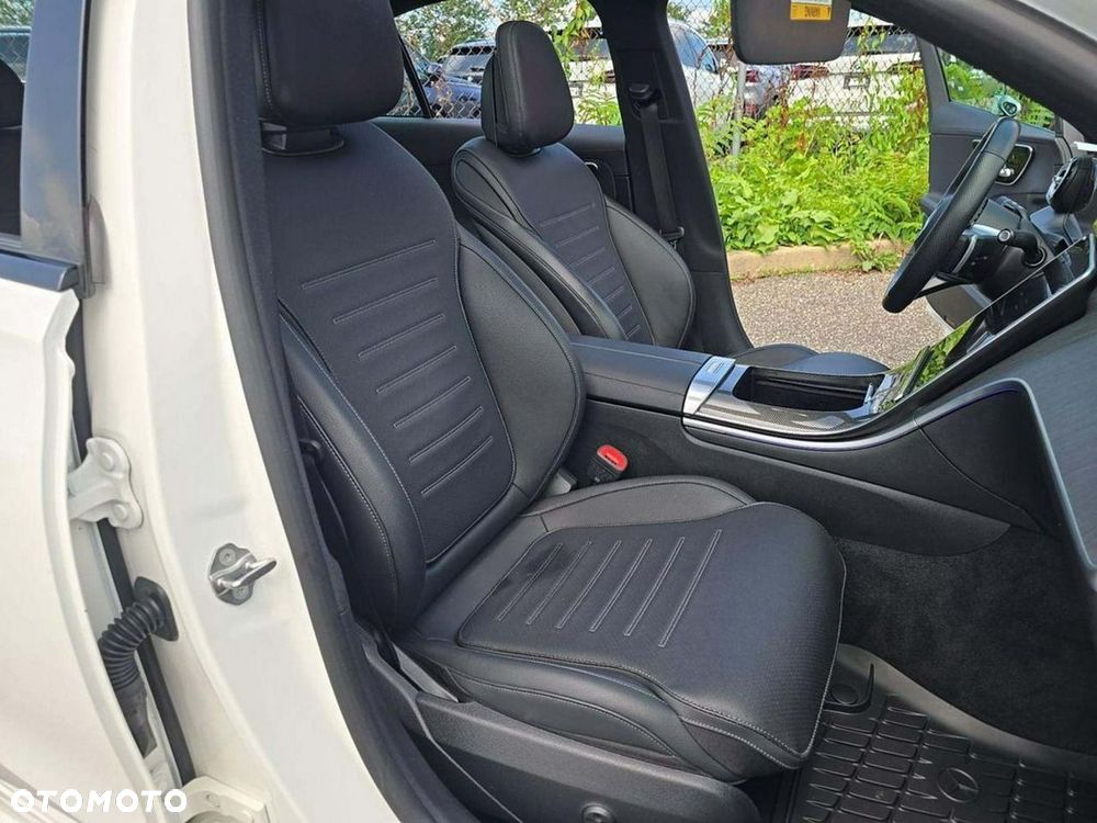 Mercedes-Benz Klasa C 300 4Matic 9G-TRONIC AMG Line - 8