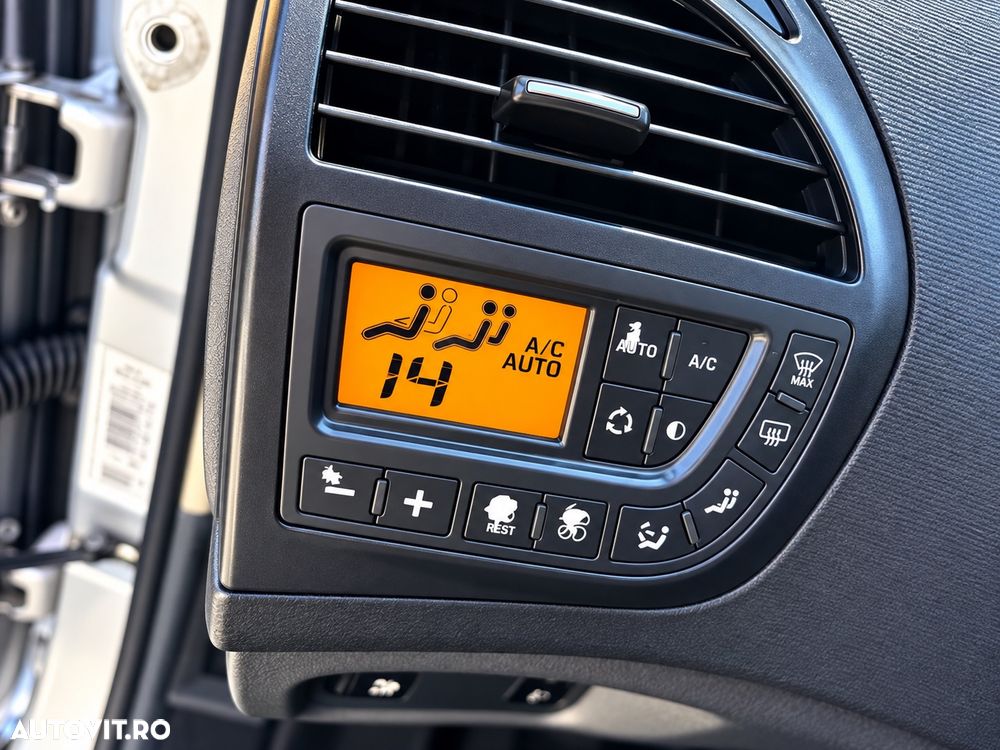 Citroën C4 Picasso 1.6 HDI SX - 13