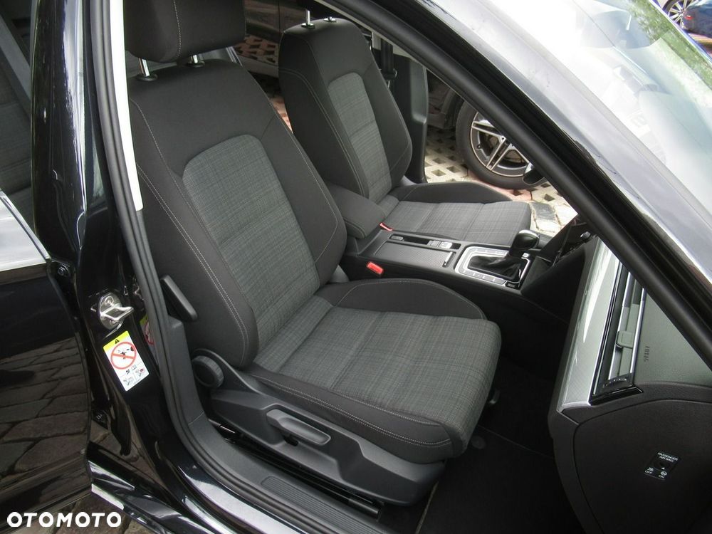 Volkswagen Passat 2.0 TSI Business DSG - 9