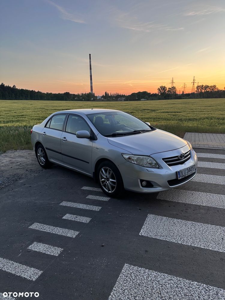 Toyota Corolla 1.6 VVT-i Sol Start - 1