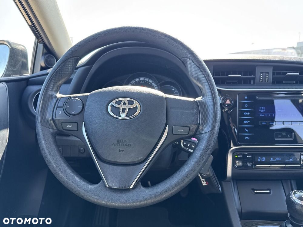 Toyota Auris - 13