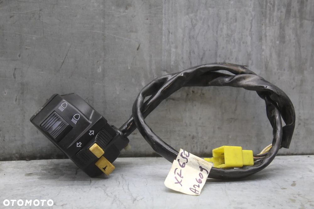 Suzuki XF 650 Freewind przełączniki świateł lewe - 1