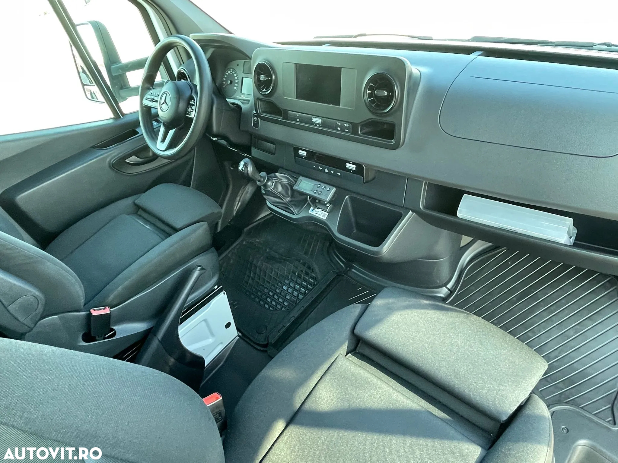 Mercedes-Benz Sprinter - 8
